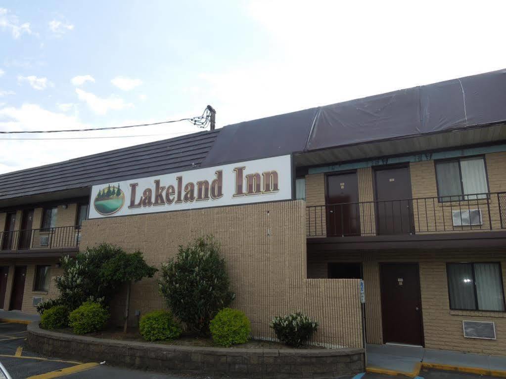 Lakeland Inn - Bohemia Exterior photo